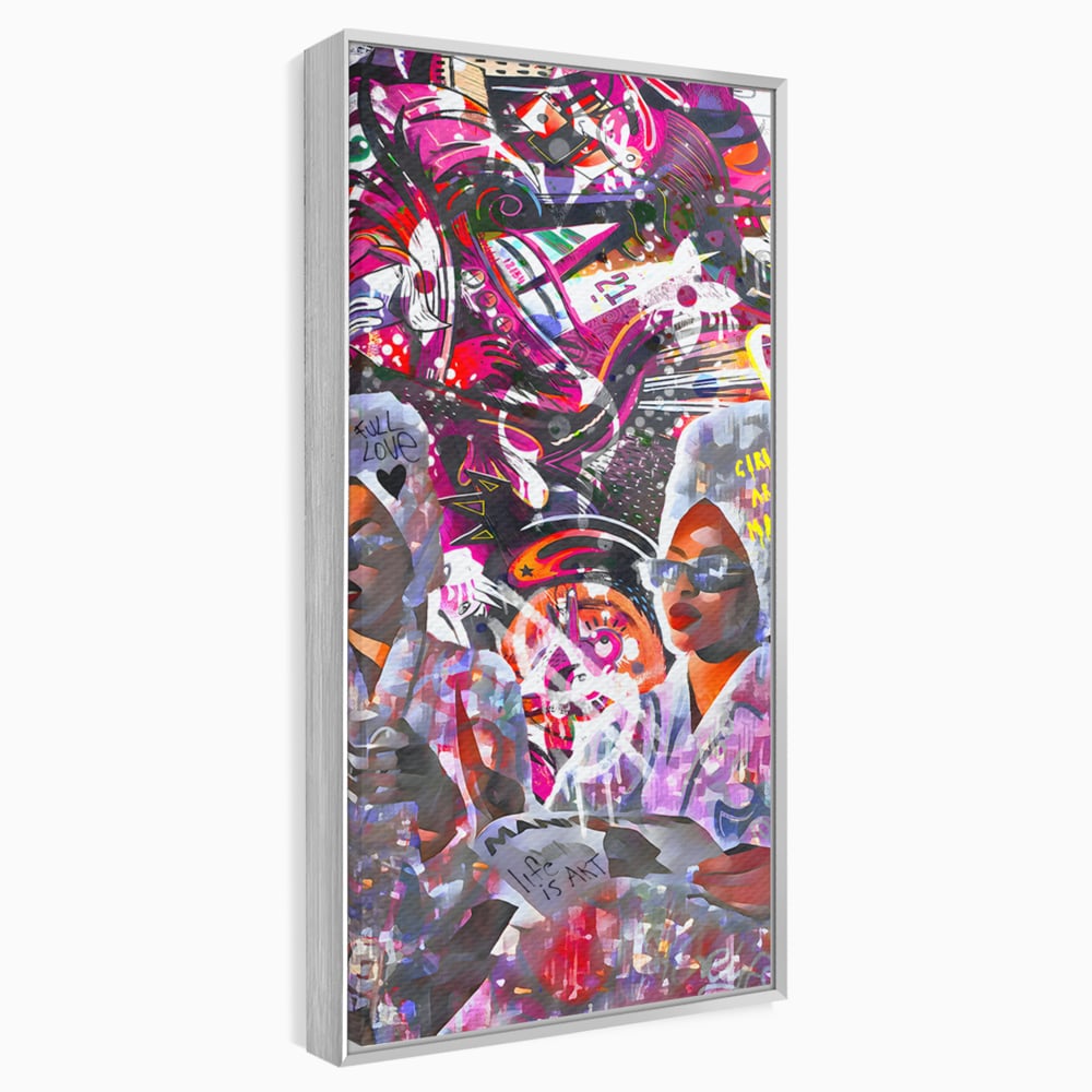 Tablou canvas cu tablou canvas cu femei si graffitti, in rama de aluminiu argintiu